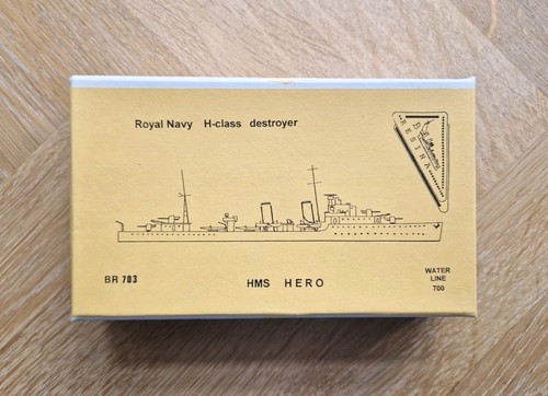 Resina 700 royal navy - resina, 1/700