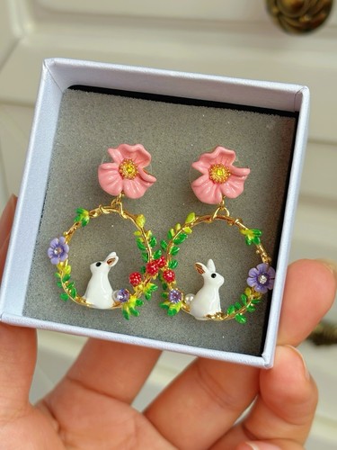 Les nereides rabbit - rabbit, floral
