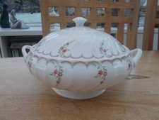 LOVELY WEDGWOOD PINK GARLAND