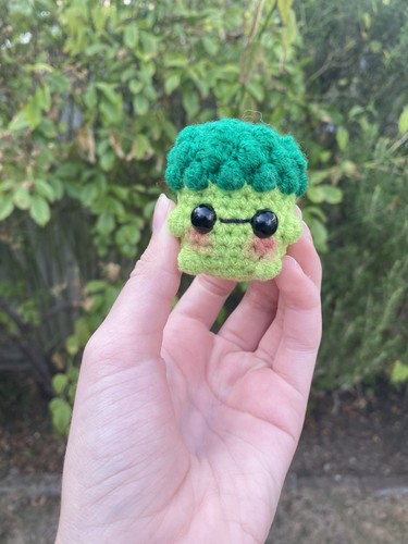 Crochet broccoli plushie - broccoli,