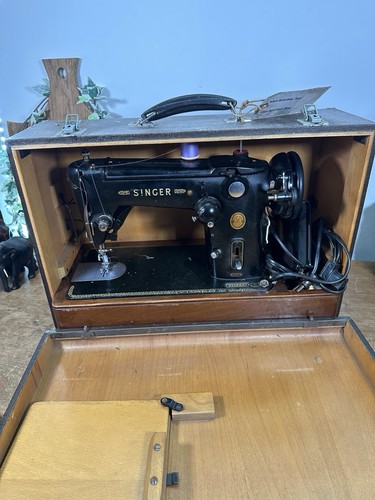 Beautiful 1950 singer 306k - 1950’s,