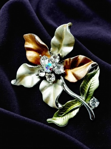 Vintage enamel flower brooch - vintage,