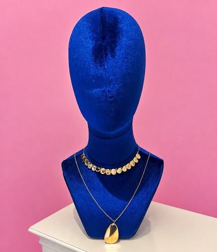 Gold tone piece - tone, necklace