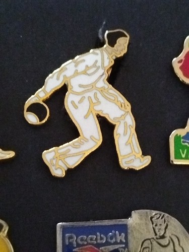 Bowls player pin badge male - pin,