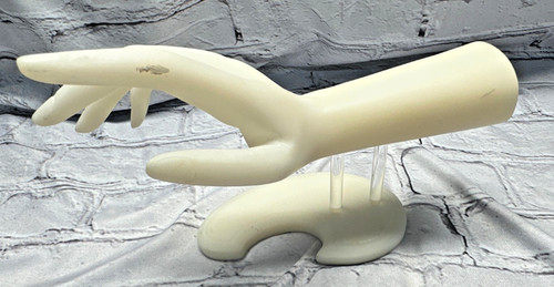 Right hand art - hand, store