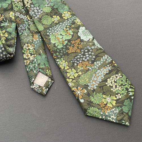 Green floral flower - floral, /