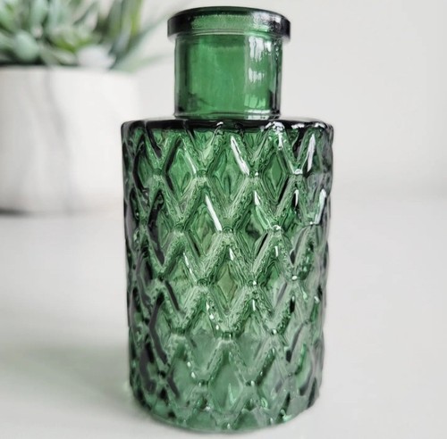 Textured single stem vase - single,
