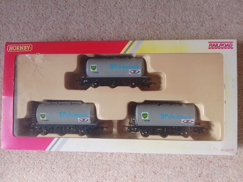 Hornby tanker wagon - bp, 3