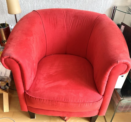 Nearly new red comfy - nearly, lounge