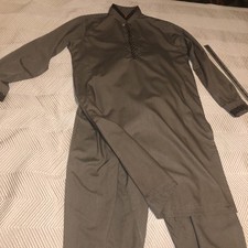 Pakistani Man’s Outfit Size S