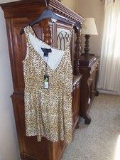 NWT $59 KARDASHIAN Brown &