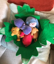 Vintage Rare Disney Store 1994 Set Lion King 14" Leaf Set with 4 mini soft toys