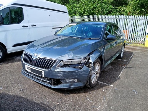 Breaking skoda superb mk3 2018 - breaking,
