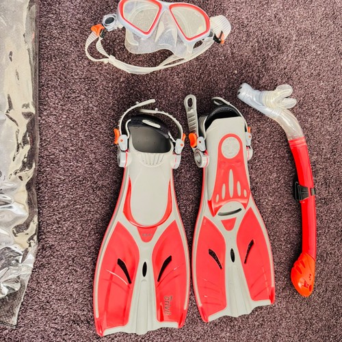Scuba diving equipment - scuba,