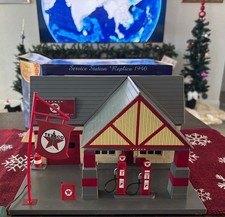 Texaco Old Timer Collection II-1940 Service Station Replica-Lights Up