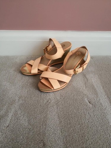 Salmon pink wedges - pink,
