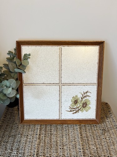 Vintage 1970 tile trivet - 1970’s,