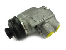 RH FRONT WHEEL CYLINDER