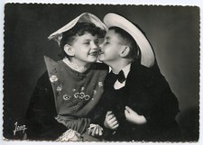 POSTCARD / COSTUMES OF THE