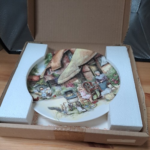 Royal doulton the spinner old - doulton,