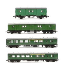 VARIOUS BRANDS 'OO' GAUGE LOT OF 4 SR GREEN CORRIDOR/OPEN/LUGGAGE/UTILITY COACH