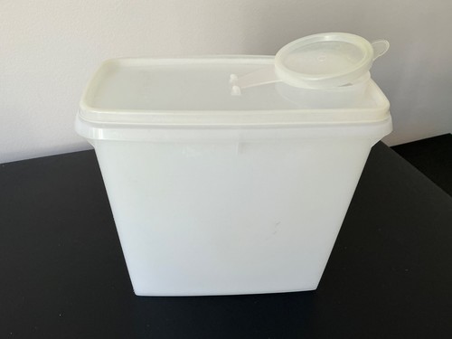 Large vintage tupperware store - vintage,