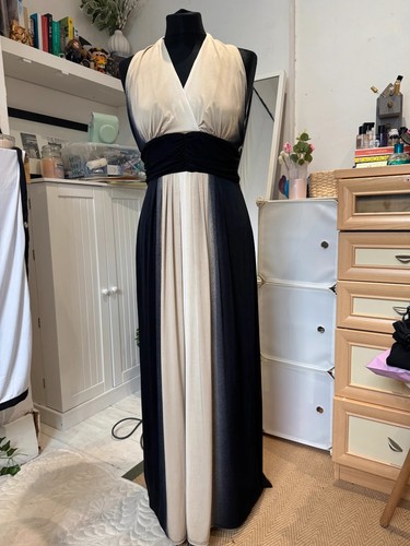 Precis black cream - cream, abstract