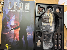 1/6 SCALE RESIDENT EVIL LEON KENNEDYACTION FIGURE