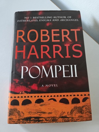 Robert harris pompeii signed - pompeii,