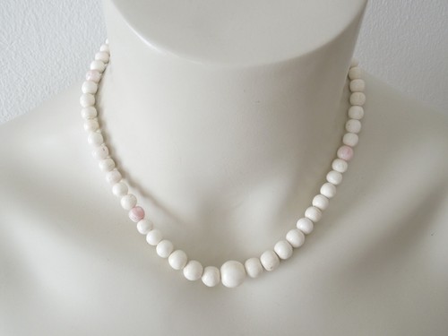 Vintage shell bead necklace - bead,