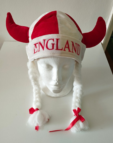 England red white - white, horned
