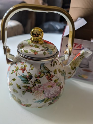 Teap pot with - strainer, lid