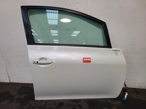 Toyota auris mk1 2010 white - auris,