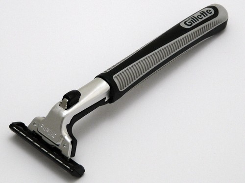 Gillette contour plus - plus, razor