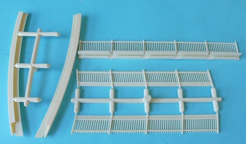 Hornby platform fencing fence - platform,