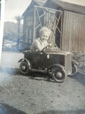PHOTOGRAPHIC  PORTRAIT  6x8cm  PEDAL CAR  HAPPY BOY  e 