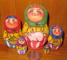 SMALL Matryoshka Babushka & Pig 5 Russian NESTING dolls hand painted MATT signed
