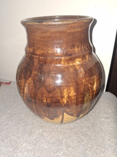 Drymen art pottry vase 7 - 7, x