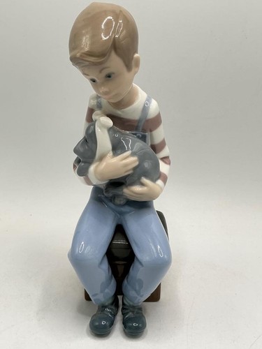 Nao lladro spain friend - spain, a