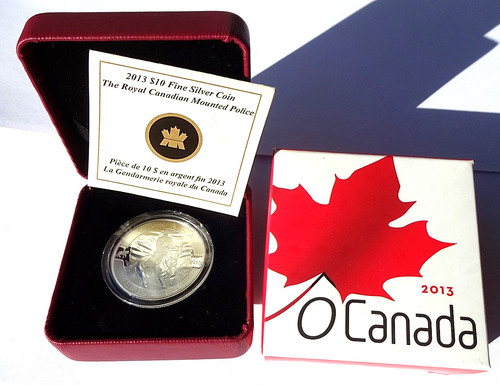 Cased royal canadian - royal, mint