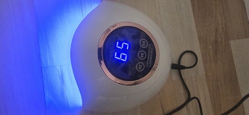 The beauty specialist led - the,