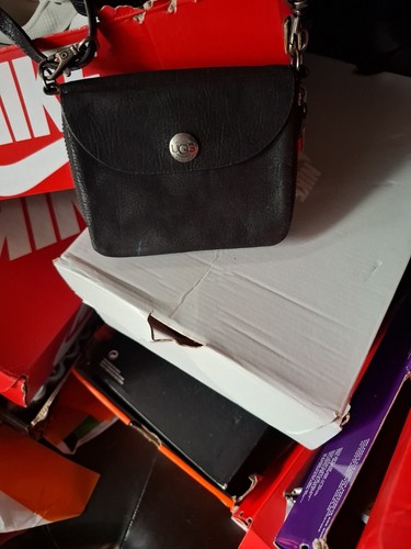 Ugg black leather crossbody - black,