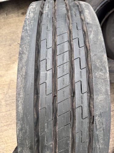 295 giti steer tyre - 295/80/22.5,