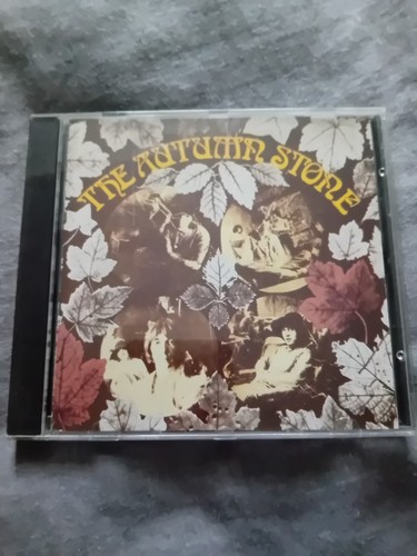 Small faces the autumn - small,