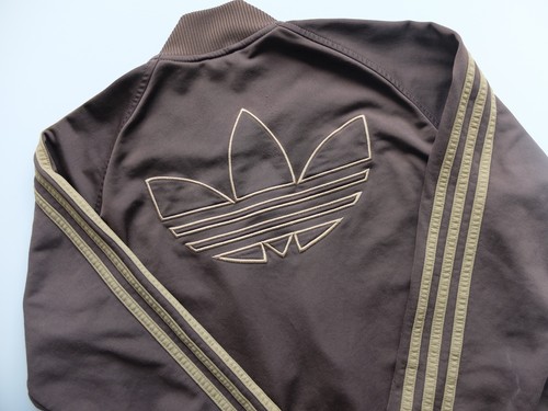 Adidas trefoil outline