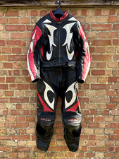 Riossi Racing 1 Piece Red White Black Cowhide Motorcycle Leathers Uk 46 Armour
