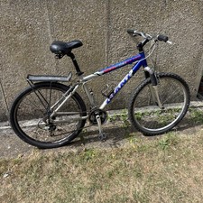 Men’s Boys Giant Boulder Mountain Bike 17 Inch Frame 26 Inches Tires - Vintage 