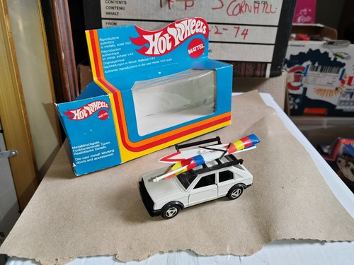 Boxed model vintage - boxed,
