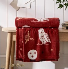 NEW RED HARRY POTTER HOGWARTS THROW FLEECE BLANKET BED 130 x 170cm.