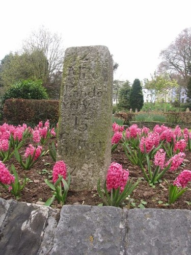Photo 6x4 old milestone - milestone, by